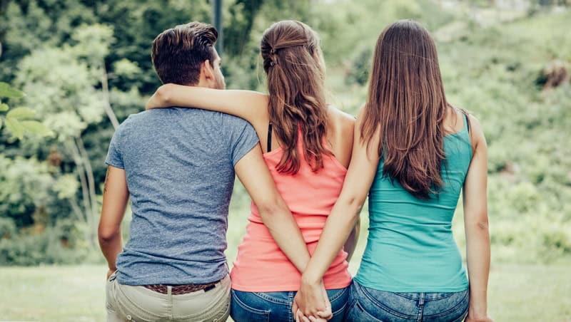 在澳洲发现另一半出轨想要离婚，我需要收集证据提交给法院吗？